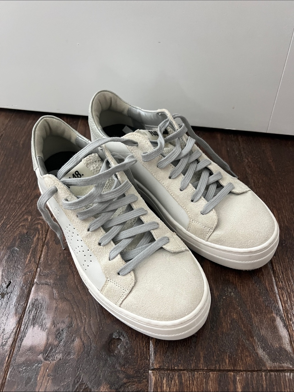 P448 Women’s or Men's Low-Top platform in Light Gray and White (Sz 39/8.5/7